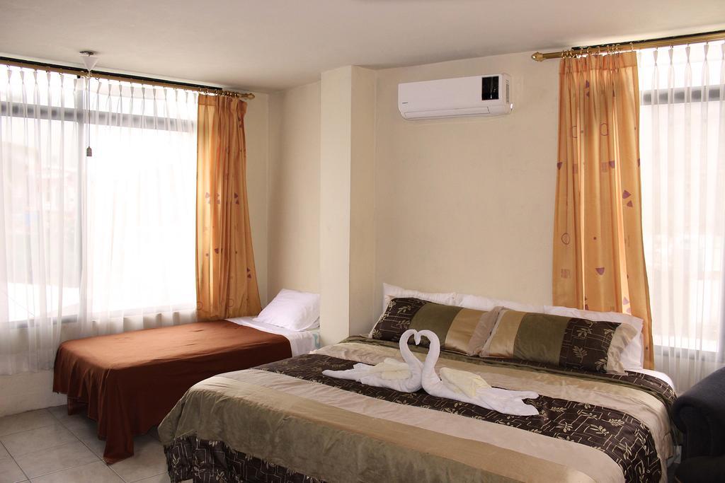 Planet House Hotel Puerto Ayora  Kamer foto