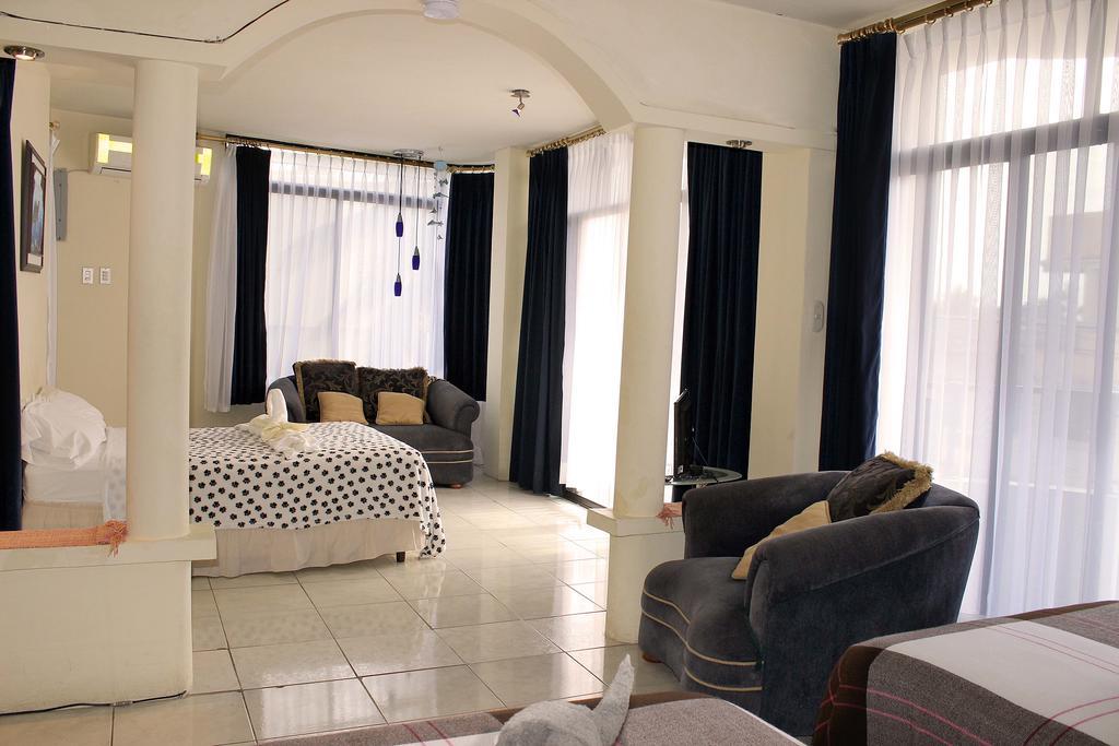 Planet House Hotel Puerto Ayora  Kamer foto